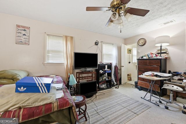 4118 Rocky Ledge Way, Snellville, GA 30039