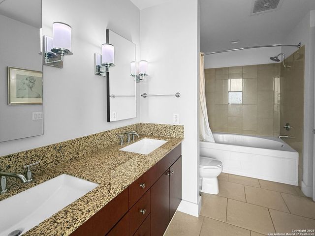610 E Market St Unit 3213, San Antonio, TX 78205