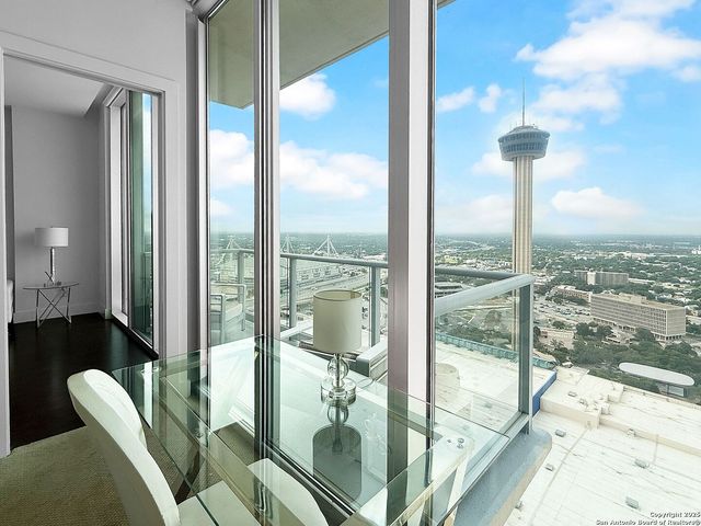 610 E Market St Unit 3213, San Antonio, TX 78205