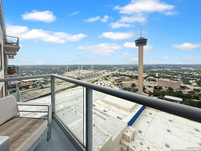 610 E Market St Unit 3213, San Antonio, TX 78205