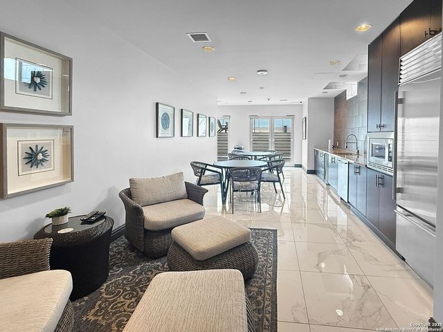 610 E Market St Unit 3213, San Antonio, TX 78205