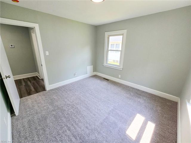 120 Oak ST, Suffolk, VA 23434