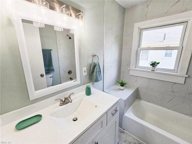 120 Oak ST, Suffolk, VA 23434