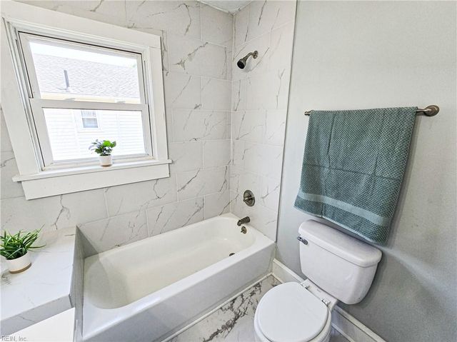 120 Oak ST, Suffolk, VA 23434