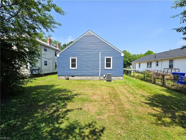 120 Oak ST, Suffolk, VA 23434