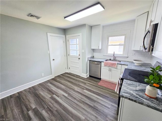 120 Oak ST, Suffolk, VA 23434