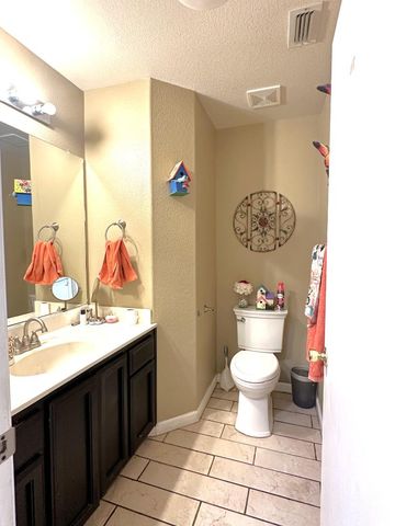 2613 Medinah Court, Modesto, CA 95355