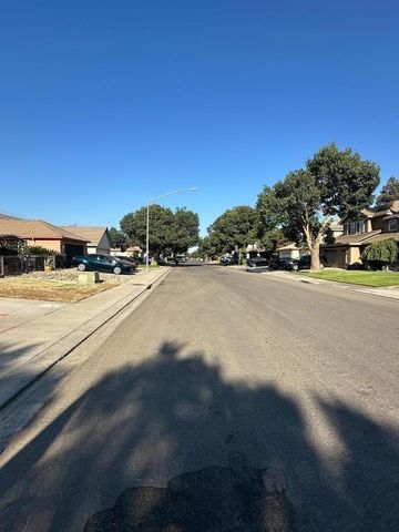 2613 Medinah Court, Modesto, CA 95355