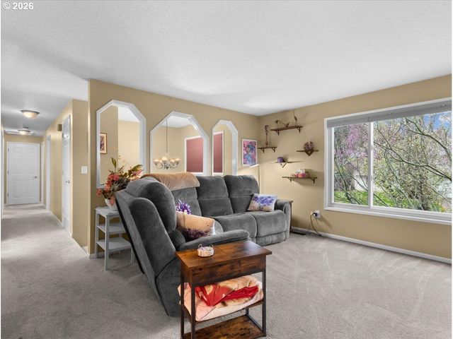 3730 Ne COUNTRY CLUB Ave, Gresham, OR 97030