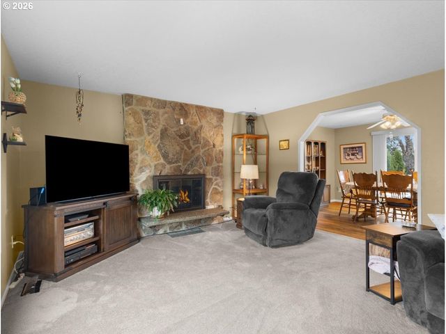 3730 Ne COUNTRY CLUB Ave, Gresham, OR 97030