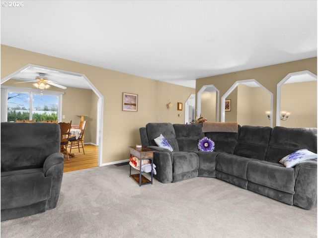 3730 Ne COUNTRY CLUB Ave, Gresham, OR 97030