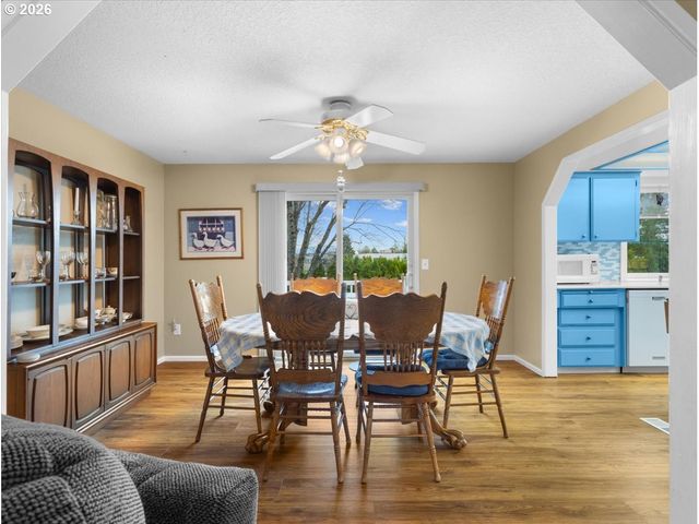 3730 Ne COUNTRY CLUB Ave, Gresham, OR 97030