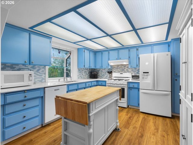 3730 Ne COUNTRY CLUB Ave, Gresham, OR 97030