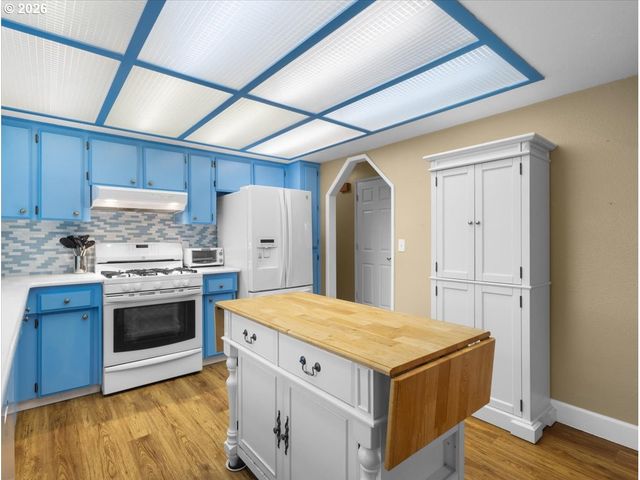 3730 Ne COUNTRY CLUB Ave, Gresham, OR 97030