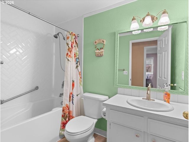 3730 Ne COUNTRY CLUB Ave, Gresham, OR 97030