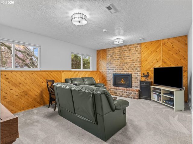 3730 Ne COUNTRY CLUB Ave, Gresham, OR 97030