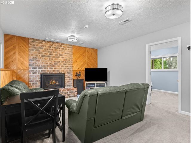 3730 Ne COUNTRY CLUB Ave, Gresham, OR 97030