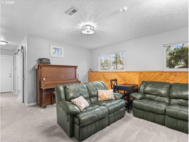 3730 Ne COUNTRY CLUB Ave, Gresham, OR 97030