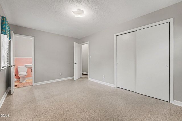 4060 Legion Road, Hope Mills, NC 28348