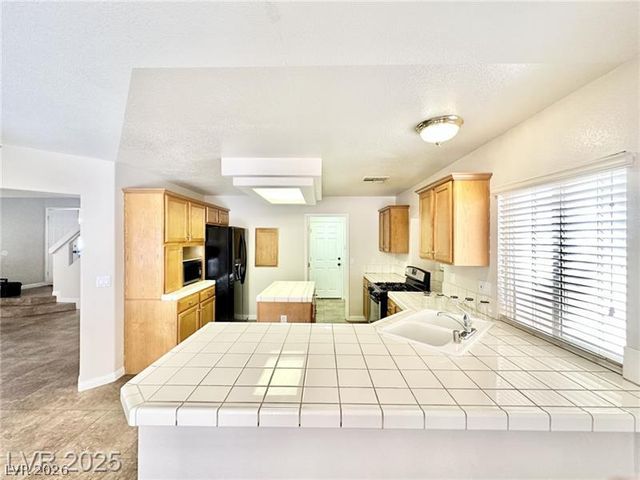 7623 Glorietta Bay Court, Las Vegas, NV 89139