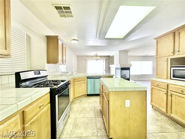 7623 Glorietta Bay Court, Las Vegas, NV 89139