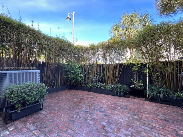 8351 SW 124th Avenue 101, Miami, FL 33183
