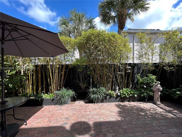 8351 SW 124th Avenue 101, Miami, FL 33183