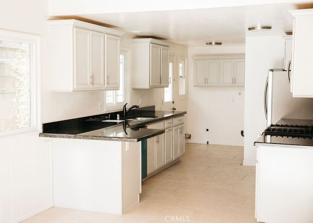 1760 Ruhland Avenue, Manhattan Beach, CA 90266