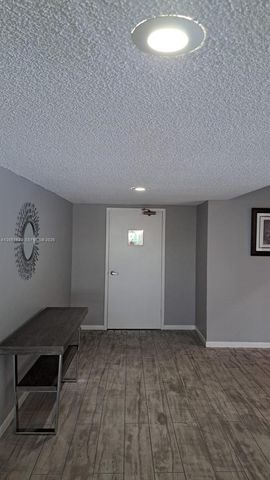 230 Lakeview Drive 310, Weston, FL 33326