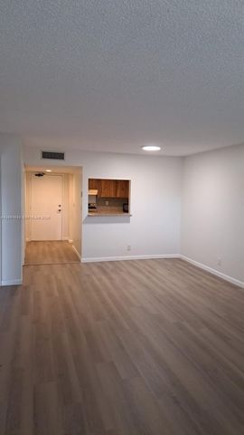 230 Lakeview Drive 310, Weston, FL 33326