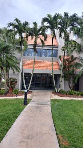 230 Lakeview Drive 310, Weston, FL 33326