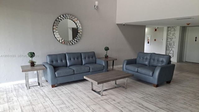 230 Lakeview Drive 310, Weston, FL 33326