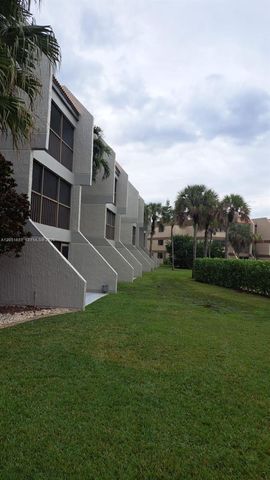 230 Lakeview Drive 310, Weston, FL 33326