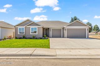 5160 Woolsey Rd, Yakima, WA 98903