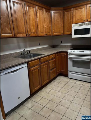 53 W Palisade Avenue 406, Englewood, NJ 07631