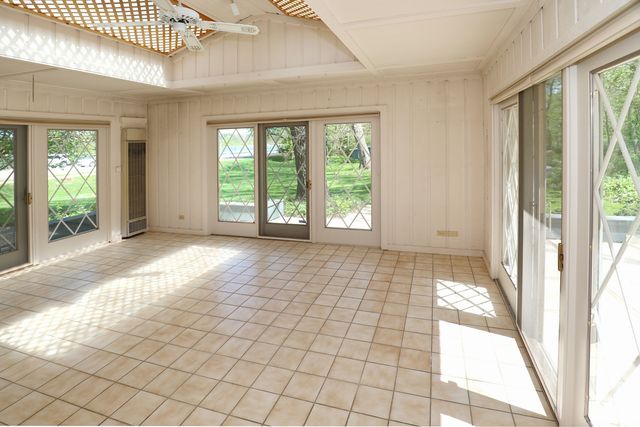 1 Sunset Avenue, West Chicago, IL 60185
