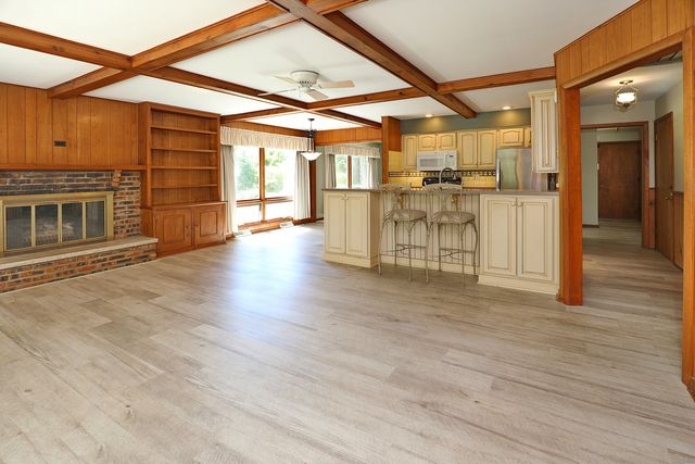 1 Sunset Avenue, West Chicago, IL 60185