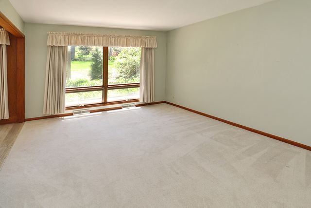 1 Sunset Avenue, West Chicago, IL 60185