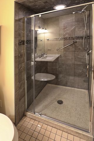 1 Sunset Avenue, West Chicago, IL 60185
