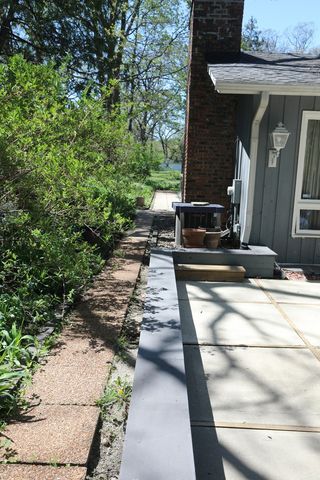1 Sunset Avenue, West Chicago, IL 60185