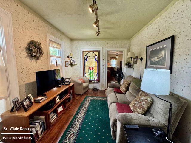 102 S Ninth Street, St Clair, MI 48079