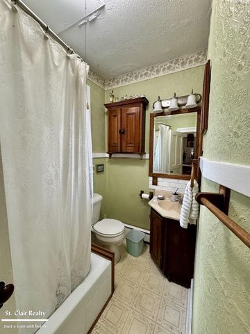 102 S Ninth Street, St Clair, MI 48079