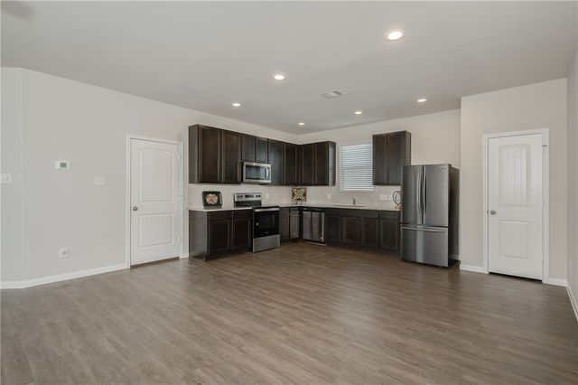 980 Marquis Drive, Bryan, TX 77803