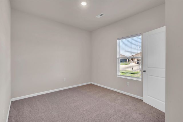 9304 E Creed St, Wichita, KS 67210