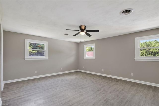 2239 Benefit RD, Chesapeake, VA 23322