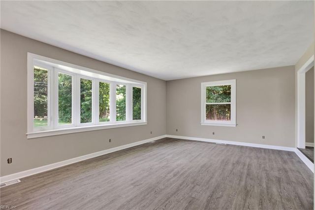 2239 Benefit RD, Chesapeake, VA 23322