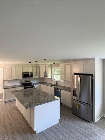 2239 Benefit RD, Chesapeake, VA 23322