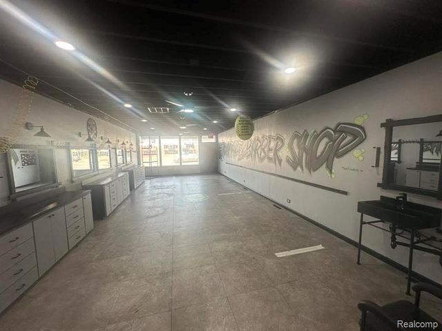 25113 W 6 Mile Road, Redford, MI 48240