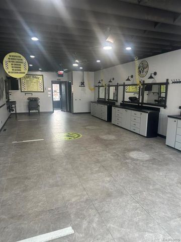 25113 W 6 Mile Road, Redford, MI 48240