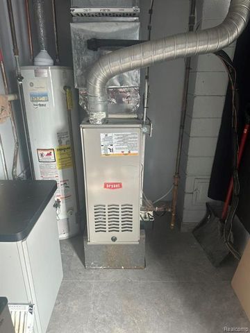 25113 W 6 Mile Road, Redford, MI 48240